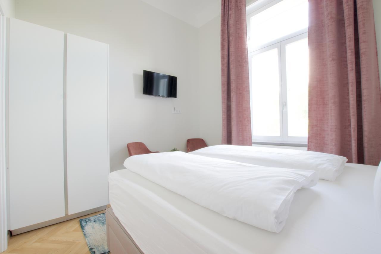 Europest Luxury Suites Будапеща Екстериор снимка