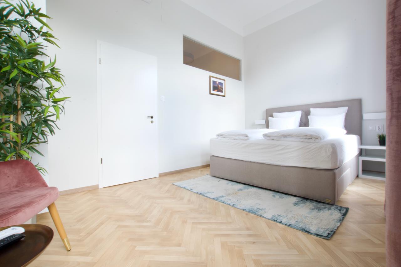 Europest Luxury Suites Будапеща Екстериор снимка