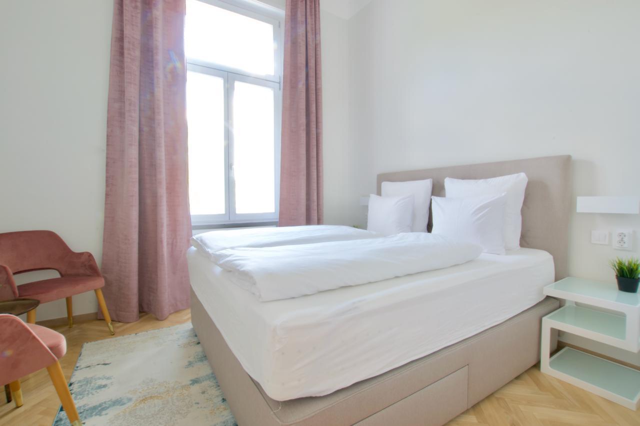 Europest Luxury Suites Будапеща Екстериор снимка