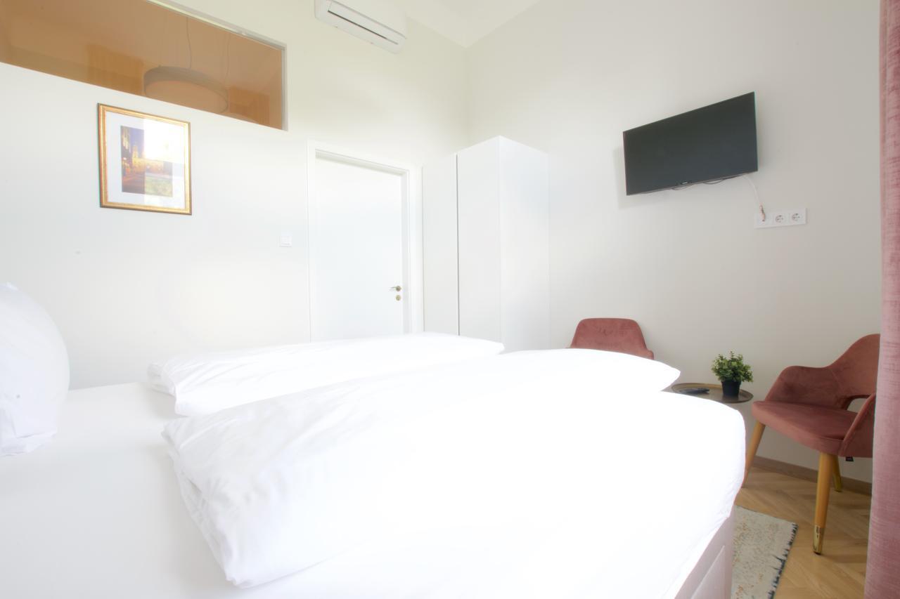 Europest Luxury Suites Будапеща Екстериор снимка